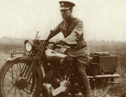 Origen del uso del casco en moto